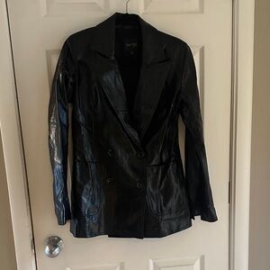 Elegant Black Double-Breasted Blazer